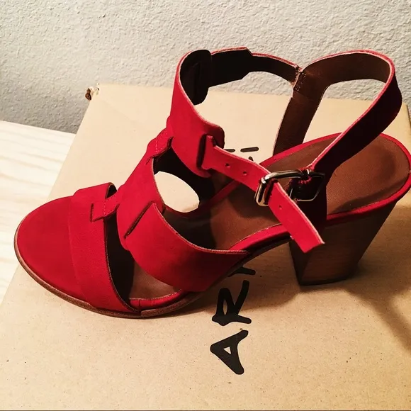 🍒 Anthropologie NEW - Arricci HARMONI Red Heels