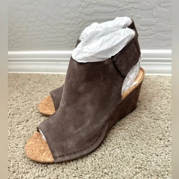 🆕 CLARKS | Taupe Suede Cork Wedge Slingback Wedge Heel Sandals | Women’s 9
