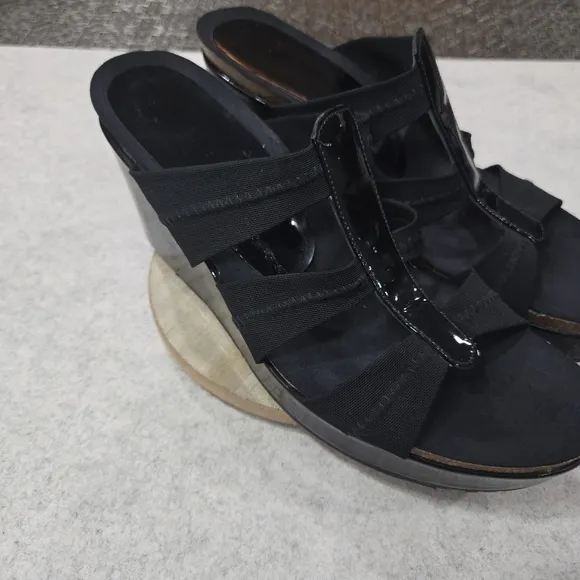 🐢 Donald Pliner Belle Sandals Wedge, Size 10 Black.