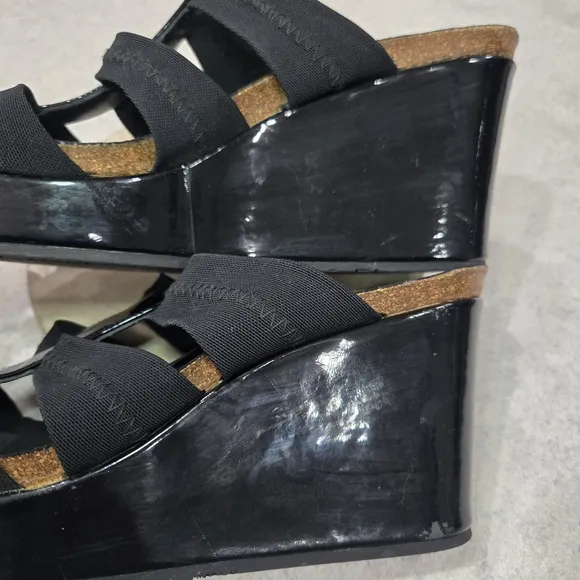 🐢 Donald Pliner Belle Sandals Wedge, Size 10 Black.
