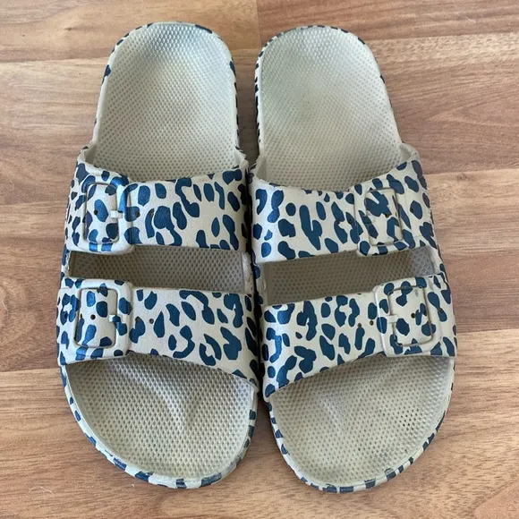 ❤️ Freedom Moses Sandals Size 8.5 / 38-39