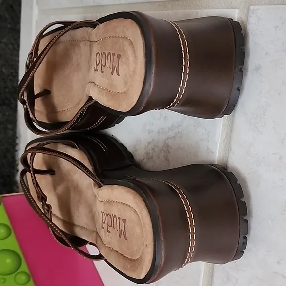 🌟🩷 MUDD BROWN WEDGE SANDALS 🩷🌟