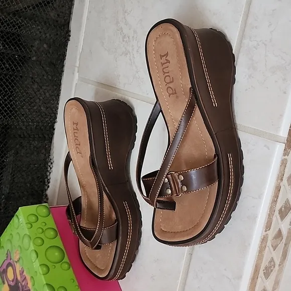 🌟🩷 MUDD BROWN WEDGE SANDALS 🩷🌟