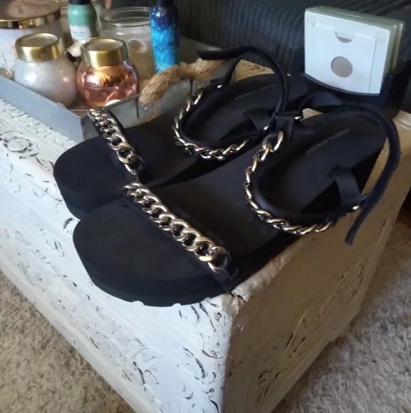 ⭐🆕 Rebecca MINKOFF black chain sandals