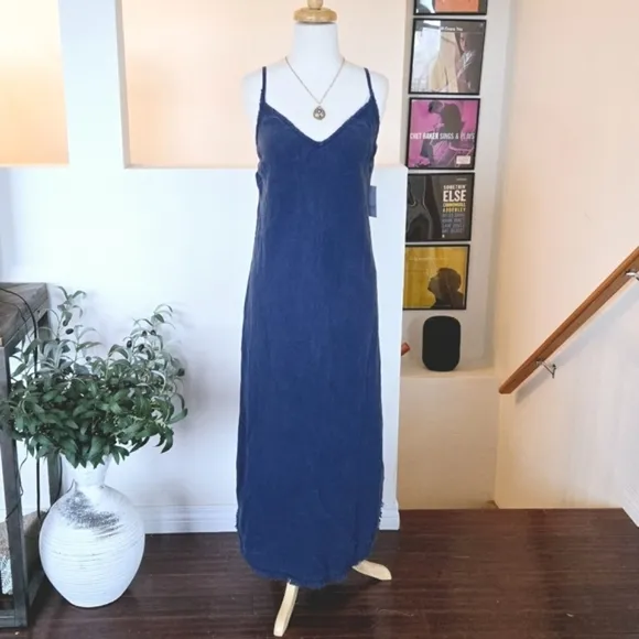 🏷️ REVOLVE BELLA DAHL Essential Frayed Blue Maxi Dress Size L Anthropologie