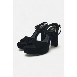 🖤 VELVET PLATFORM HEELED SANDALS