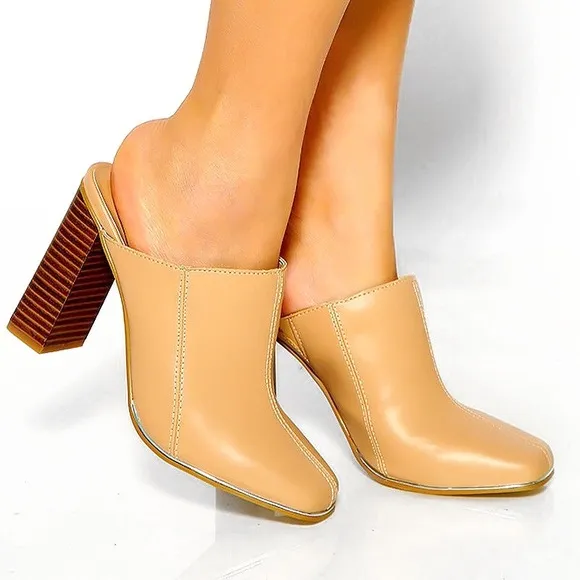 👡 WHITE FAUX LEATHER STITCHED CHUNKY HEEL MULES!