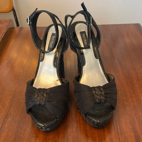 🧊 White house black market platform wedge black espadrille ankle strap, sandals