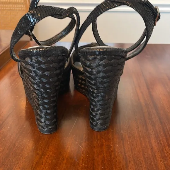 🧊 White house black market platform wedge black espadrille ankle strap, sandals