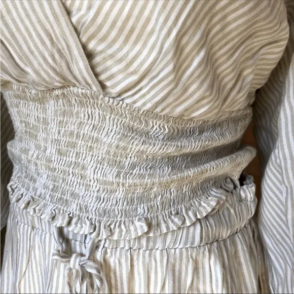 2pc Tan &amp; White 3/4 Sleeve Blouse &amp; Tiered Skirt