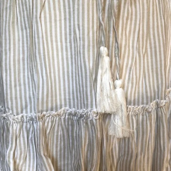 2pc Tan &amp; White 3/4 Sleeve Blouse &amp; Tiered Skirt