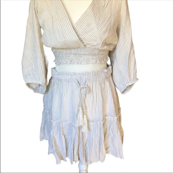 2pc Tan &amp; White 3/4 Sleeve Blouse &amp; Tiered Skirt