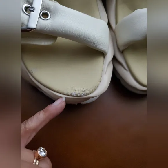 4CCCCEES WOMEN'S PLATFORM SANDALS CREAM - MELLOW VITA Size 40 Gently Used