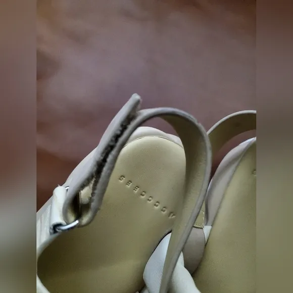 4CCCCEES WOMEN'S PLATFORM SANDALS CREAM - MELLOW VITA Size 40 Gently Used