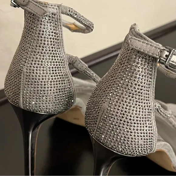#65 Gianni Bini bejeweled silver pewter strappy sandals4”heels, size 7.Worn once