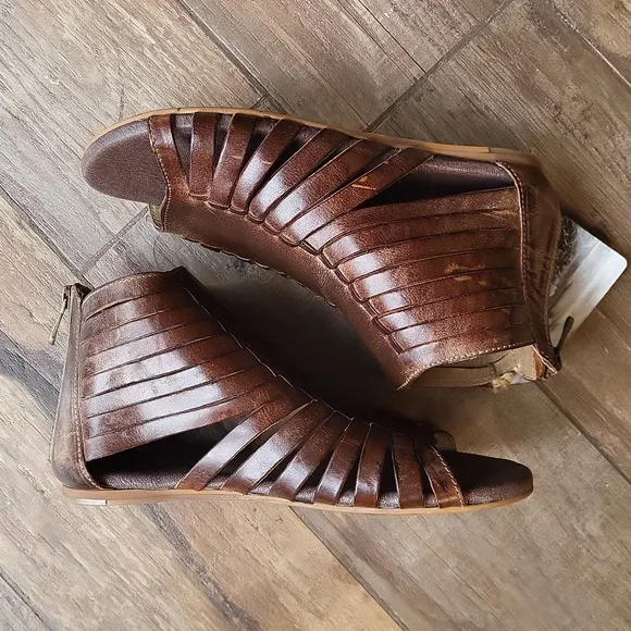 7.5W Roan By Bed Stu Pearl Leather Gladiator Sandals Zipper Closure