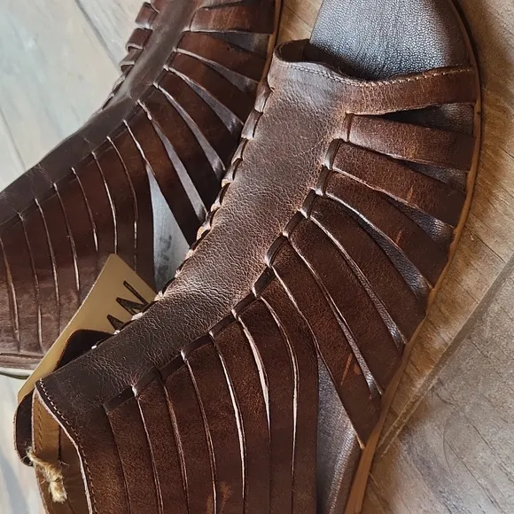 7.5W Roan By Bed Stu Pearl Leather Gladiator Sandals Zipper Closure