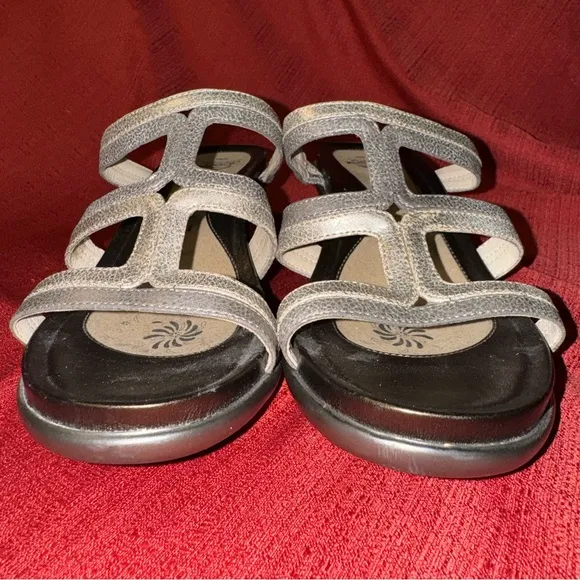 ABEO Glyniss Metallic Silver Wedge Sandals, Women’s Size 8, EUC