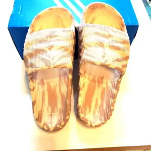 Adidas Adilette 22 Taupe Marbled Slide Sandals Men’s Size 9 NIB