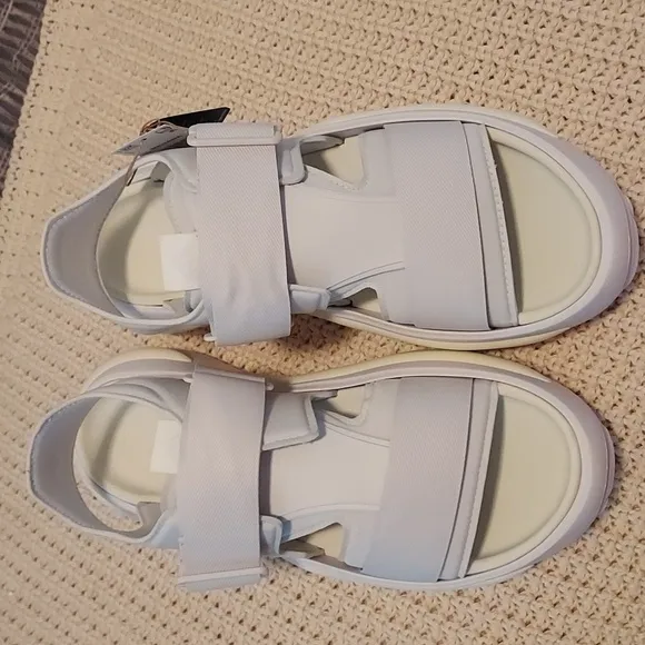 Adidas Mehana Sandal in Dash Grey NWOB