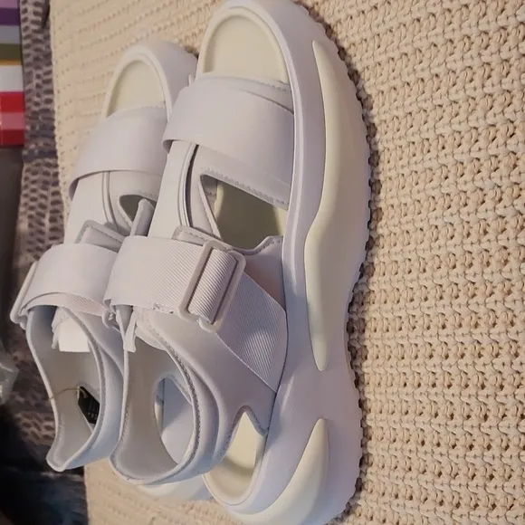 Adidas Mehana Sandal in Dash Grey NWOB