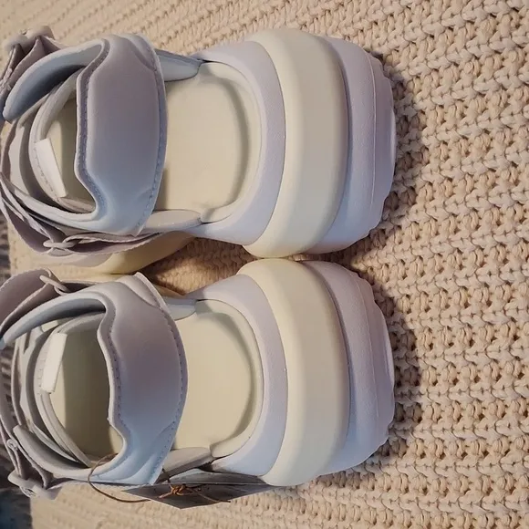 Adidas Mehana Sandal in Dash Grey NWOB
