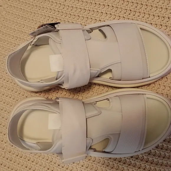 Adidas Mehana Sandal in Dash Grey NWOB