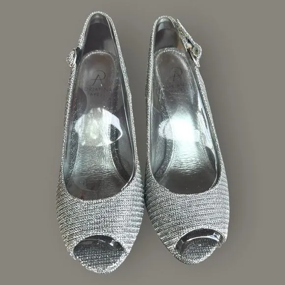 Adrianna Papell Women’s Peep Toe Formal High Heel Pewter New Year’s Eve Sz 8.5