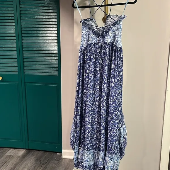 Aemi   Co NWT Ditsy Floral Ruffled Hem Maxi Cami Dress - M