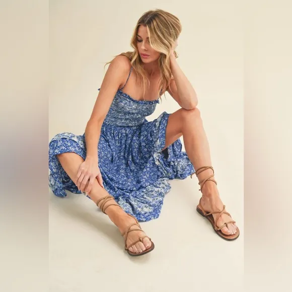 Aemi   Co NWT Ditsy Floral Ruffled Hem Maxi Cami Dress - M