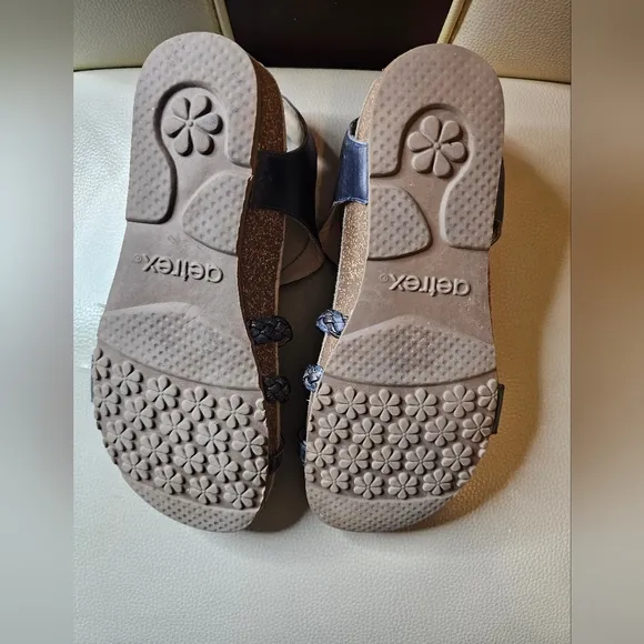 Aetrex Kids' Navy Sandals