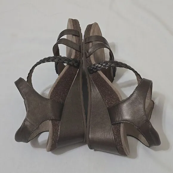 Aetrex sandals size 9.5