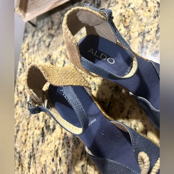 Aldo women’s blue wedge sandals
