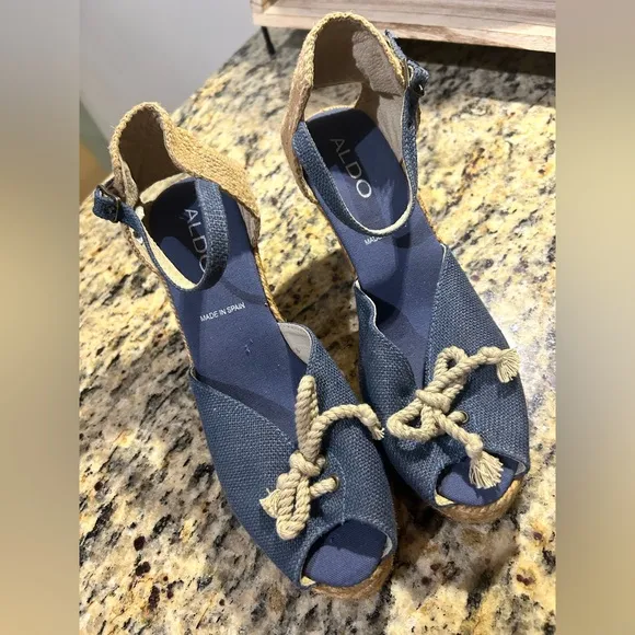 Aldo women’s blue wedge sandals