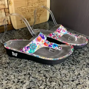 Alegria Carina Floral Perennial Crackle Platform Comfort Sandals Size EU…