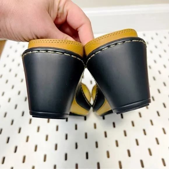 ALEGRIA Lara Gold Snake Leather T Strap Wedge Sandals - Size 38 / 8 - 8.5