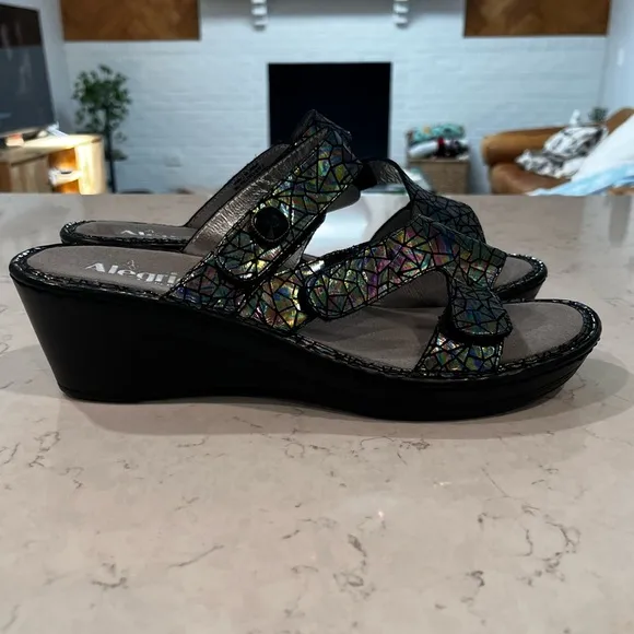 Alegria NWOB Loti Tectonic Iridescent Wedge Sandals Size 42 / US 11.5-12