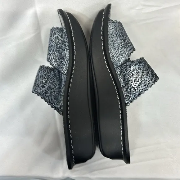 Alegria Sandals Sandra Size EU 38Leather Adjustable Slide Sandals Pewter Lace