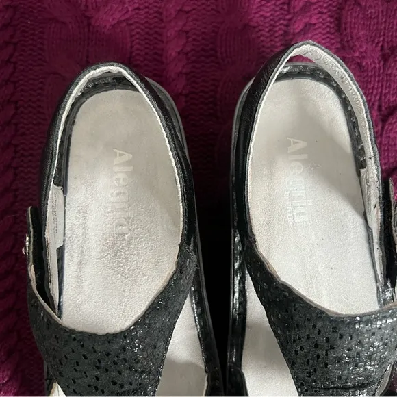 Alegria Tile Me More Black Leather Kendra T-Strap Sandals Size 40 Size 9.5/10