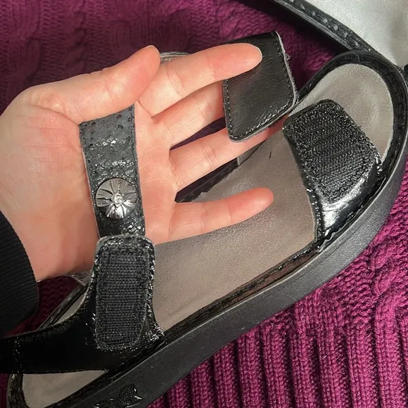 Alegria Tile Me More Black Leather Kendra T-Strap Sandals Size 40 Size 9.5/10
