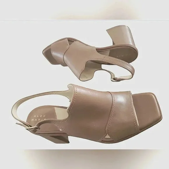 Alex Marie 10 Slingback Tan Leather Block Heel Open Toe Slip-On Sandals