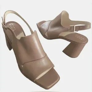 Alex Marie 10 Slingback Tan Leather Block Heel Open Toe Slip-On Sandals