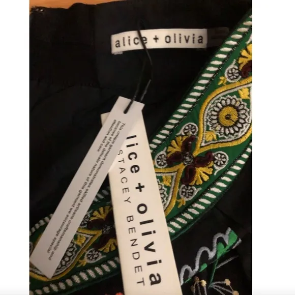 Alice And Olivia Fizer Embroidered Poplin Mini Skirt In Black
