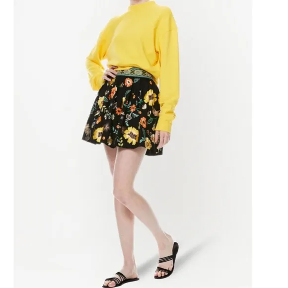 Alice And Olivia Fizer Embroidered Poplin Mini Skirt In Black
