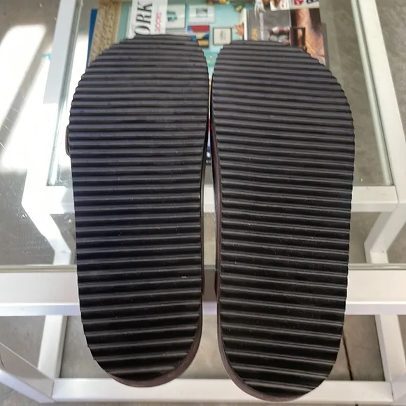 Allen Edmonds Mens sandals