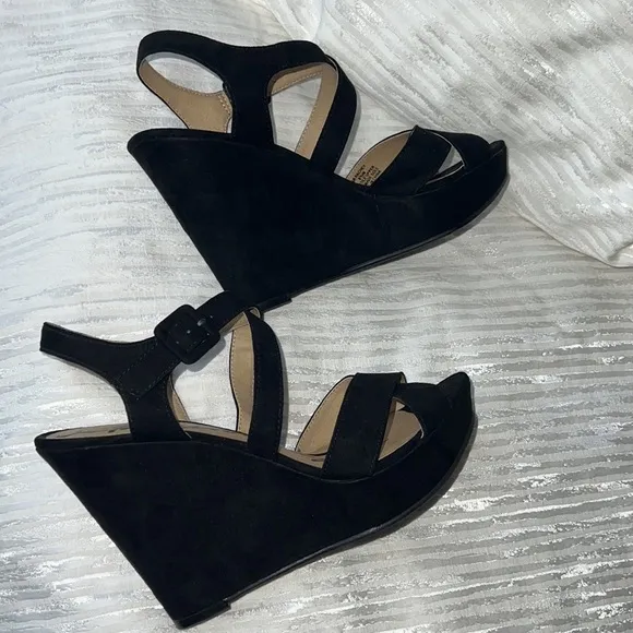 American Rag Women's 'Rachey' Black Suede Wedge Platform Heel Sandals Size 8.5 M
