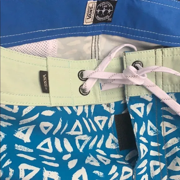 &gt;💙ERA BOARDSHORT STRIPES WARRIORS SWIM SHORTS TRUNK POOL BEACH🏖 BRAND NEW VANS