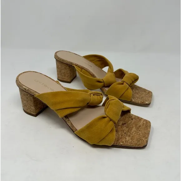 André Assous Women's Darling Spicy Mustard Heeled Sandals Size 8M New in Box