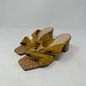 André Assous Women's Darling Spicy Mustard Heeled Sandals Size 8M New in Box
