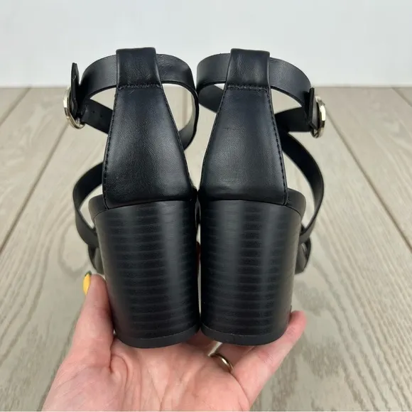 Anne Klein Women's Rowen Faux Leather Buckle Strappy Sandals 7M Black $85